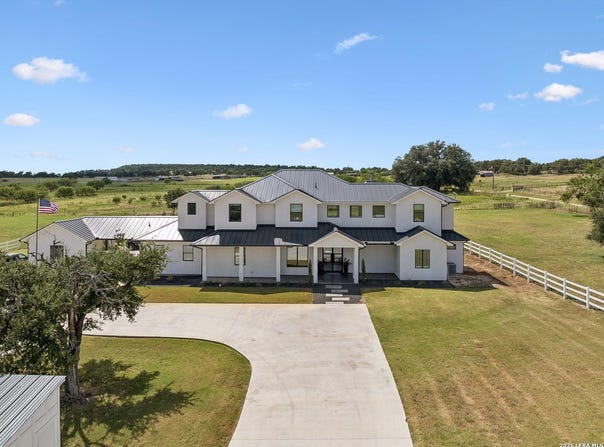 424 TOKIM DR, Marble Falls, TX 78654