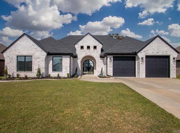 1609 Creekview, Sherwood, AR 72120