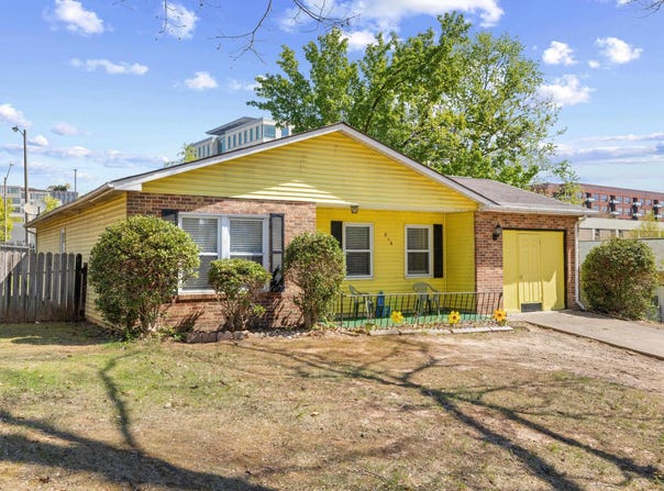 215 DICE ST, CHARLOTTESVILLE, VA 22902