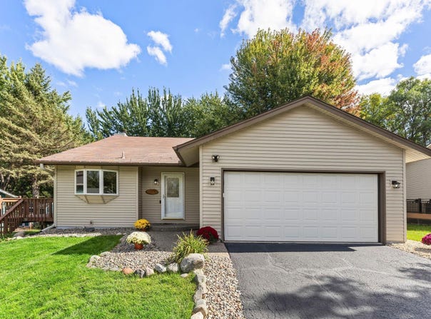 5700 Deer Trail E, Shoreview, MN 55126