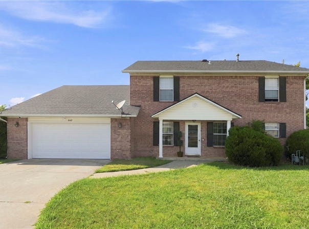662 N Meadowlands Drive, Fayetteville, AR 72704