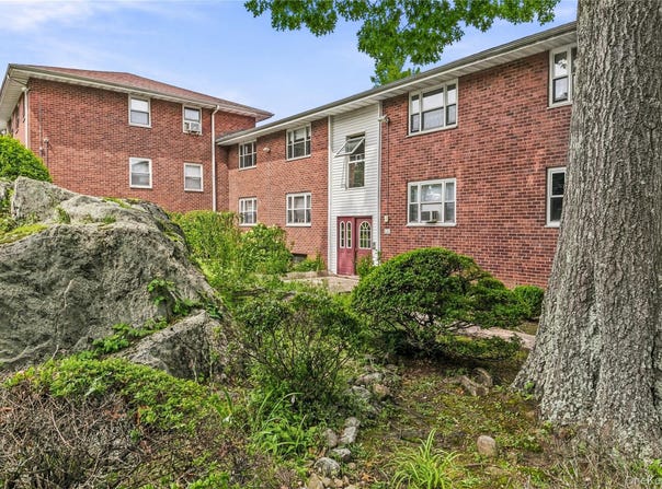 836 N Broadway, Yonkers, NY 10701