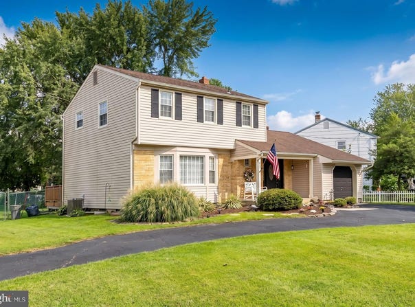 323 WINDSOR Drive, CHERRY HILL, NJ 08002