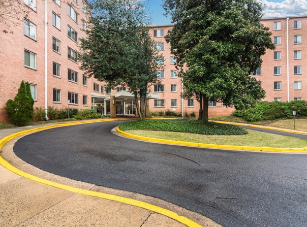 3000 SPOUT RUN Parkway, ARLINGTON, VA 22201