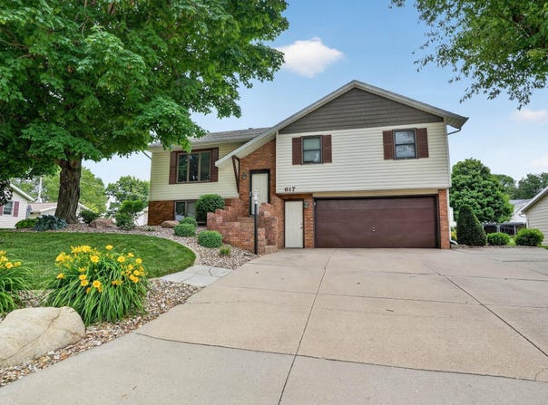 617 16th Avenue, Gilbertville, IA 50634