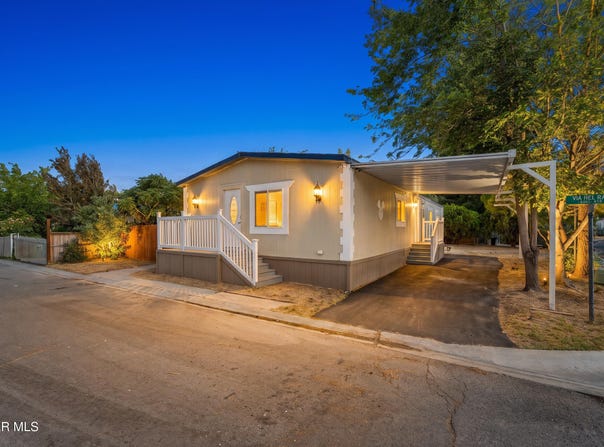 1301 E Avenue I, Lancaster, CA 93535