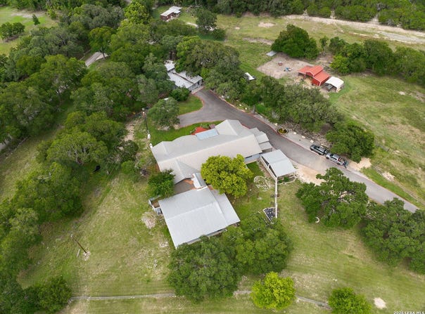 319 LOS INDIOS RD, Boerne, TX 78006