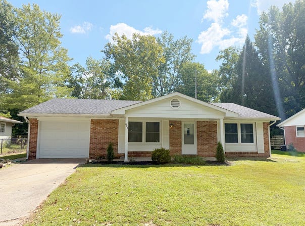 605 S Emerald Lane, Carbondale, IL 62901