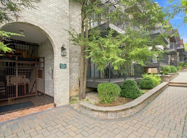 107 N Broadway, White Plains, NY 10603
