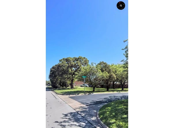 440 W Louella, Hurst, TX 76054