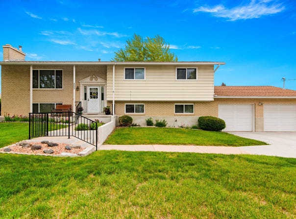4043 S 5350 W, Hooper, UT 84315