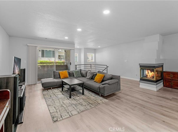 2101 Glenada Avenue, Montrose, CA 91020