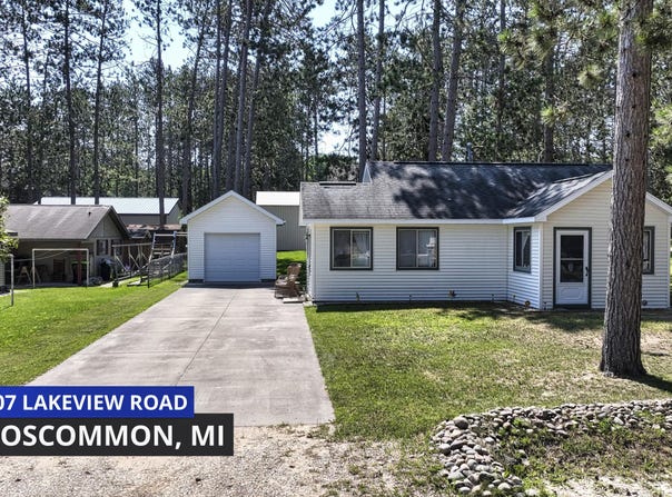 207 Lakeview Drive, Roscommon, MI 48653