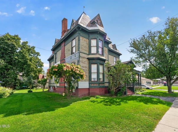 824 2nd Avenue, Troy, NY 12182