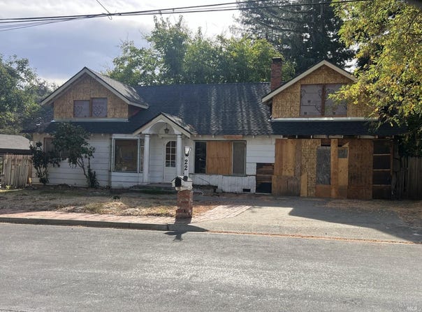 22 Barber Lane, Martinez, CA 94553