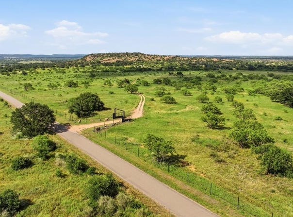 5230 County Rd 409, Valley Springs, TX 76885