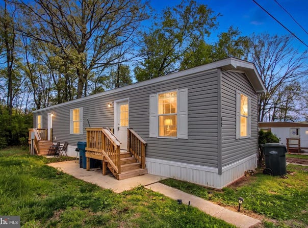 12 MOBILE Drive, THOMASVILLE, PA 17364