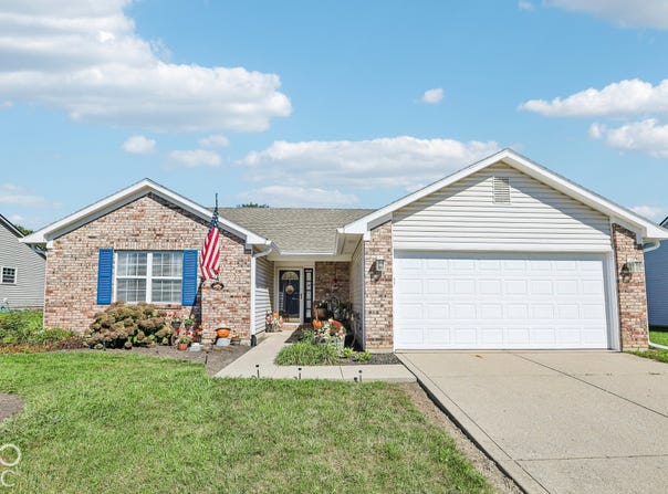 320 E Quail Wood Lane, Westfield, IN 46074