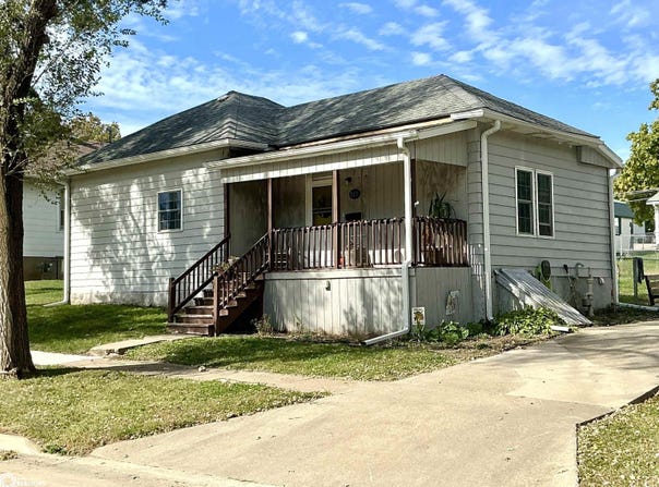 319 E Orchard Street, Centerville, IA 52544