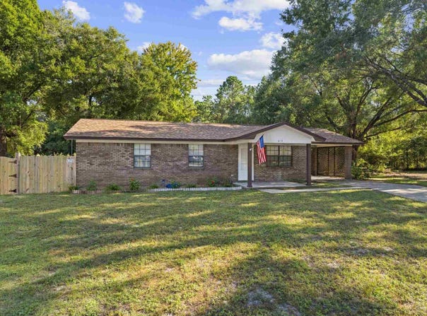 215 Aza Pl, Crestview, FL 32539