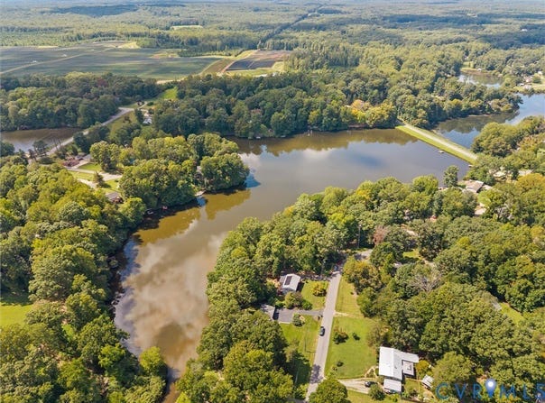 2135 Lakeview Drive, Powhatan, VA 23139