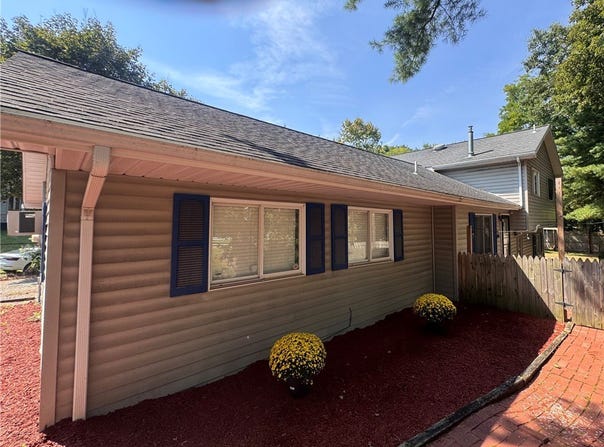 530 Spruce Run Rd, Avalon, PA 15202