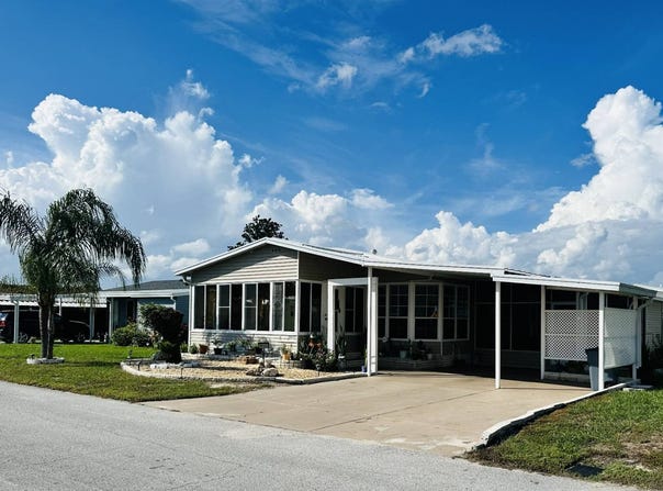 39653 Sierra Dr, Zephyrhills, FL 33542