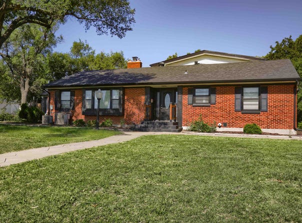 1600 Spruce St., Ellis, KS 67637