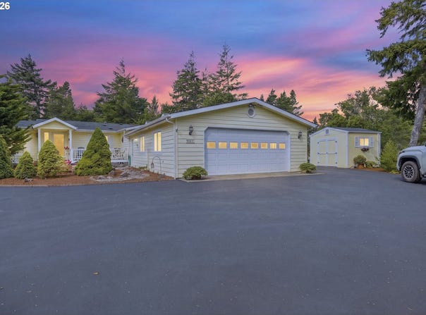 621 GLENBROOK Cir, Florence, OR 97439