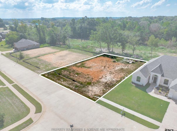 1612 Courtland Ln, Lindale, TX 75771