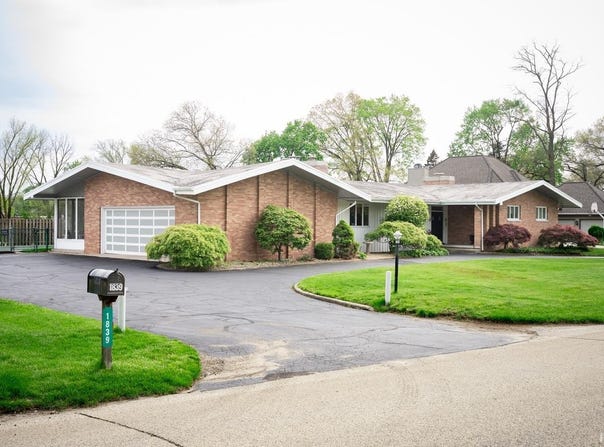 1839 Rainbow Bend Boulevard, Elkhart, IN 46514-1402