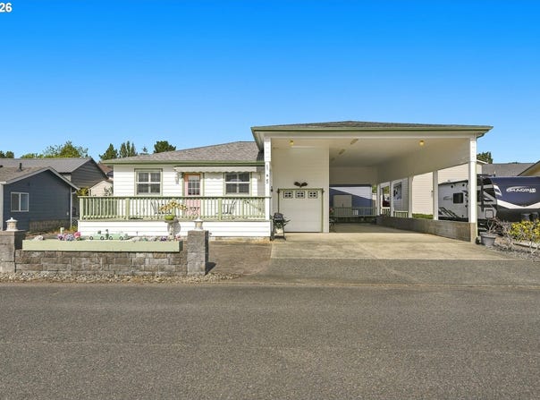5 POND Ln, Lakeside, OR 97449