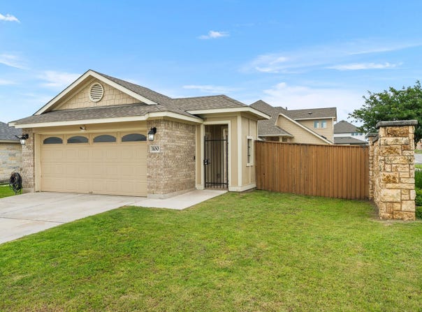 100 Arabian Colt Dr, Georgetown, TX 78626