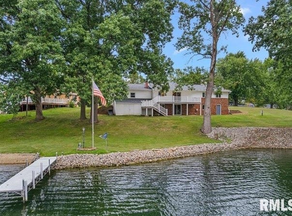 516 JUNIPER Drive, Petersburg, IL 62675
