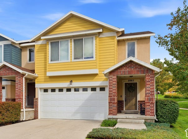 8985 S HEIGHTS Dr E, Sandy, UT 84094