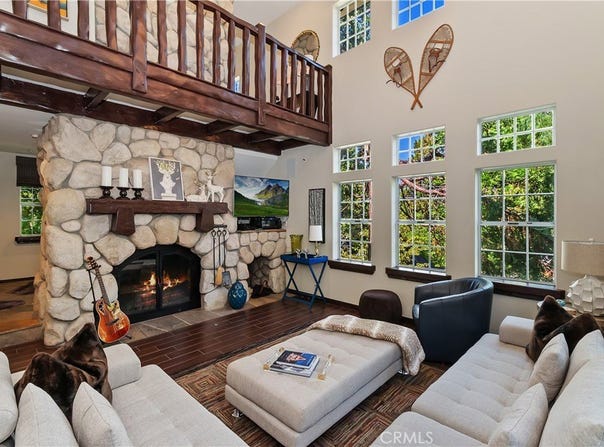 244 Corona Circle, Lake Arrowhead, CA 92352