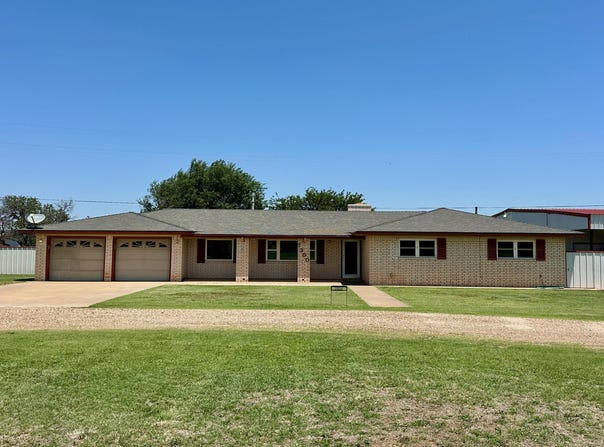 7300 Olton Rd, Plainview, TX 79072