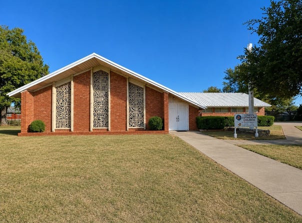 815 E Gilbert Street, Henrietta, TX 76365