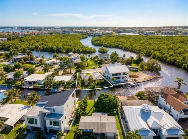 1765 Harbor Ln, NAPLES, FL 34104
