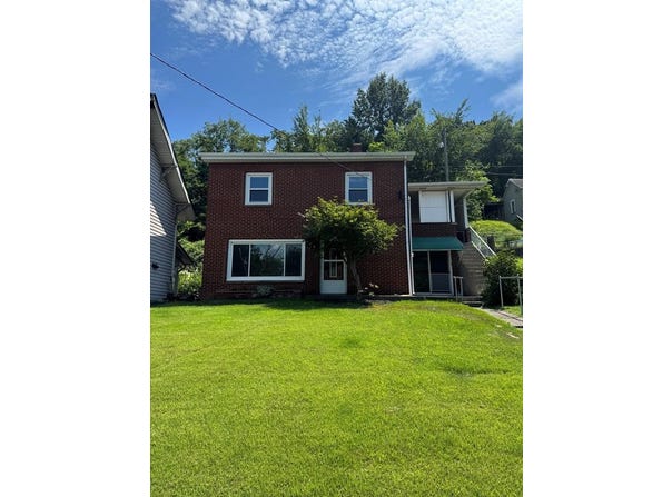 1064 Clifton Street, Follansbee, WV 26037