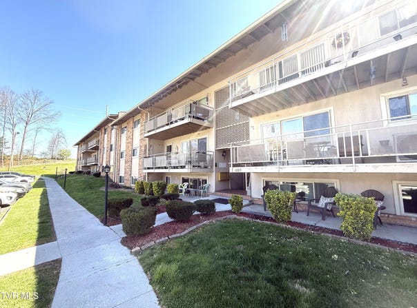 1225 Carriage Circle, Bristol, VA 24201