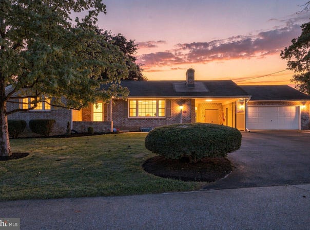 30 BIRCHWAY Drive, CHAMBERSBURG, PA 17202