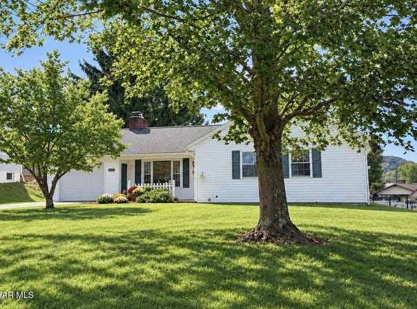 673 E Watson Street, Bedford, PA 15522