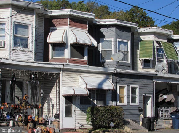 933 W CENTRE Street, MAHANOY CITY, PA 17948