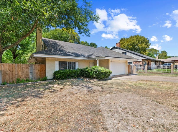 215 Johnson Drive, Duncanville, TX 75116