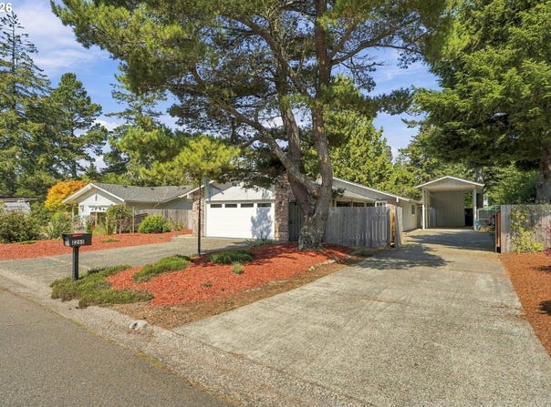 2265 24TH St, Florence, OR 97439