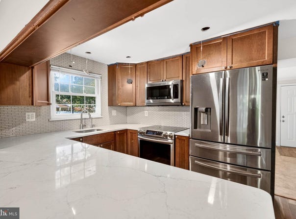 266 CHALET Circle E, MILLERSVILLE, MD 21108