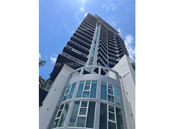 275 NE 18th St, Miami, FL 33132
