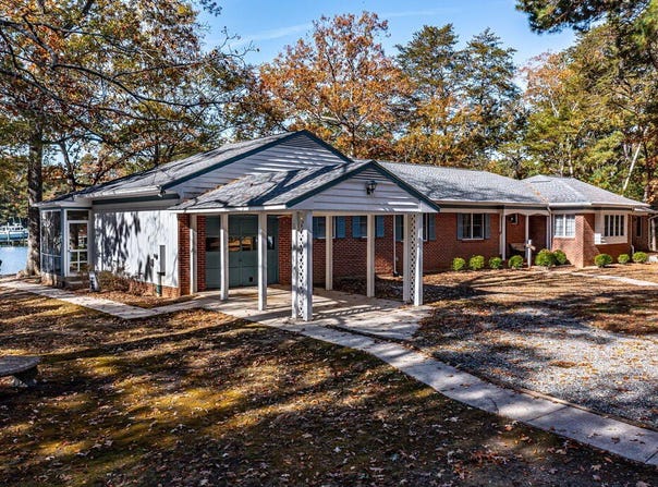 492 Pine Reach Drive, KILMARNOCK, VA 22482