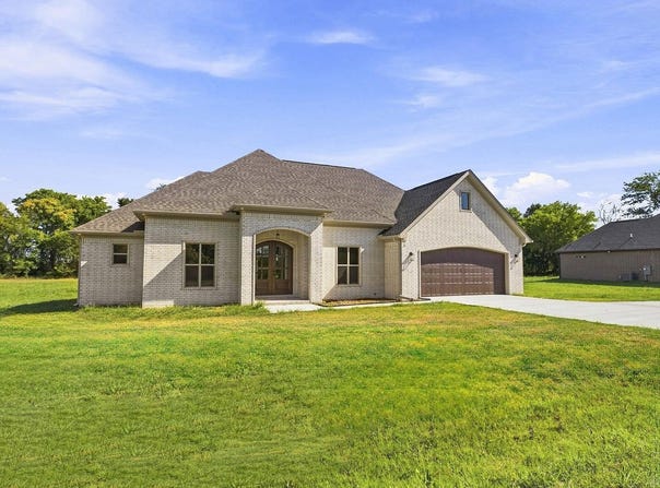 11024 Craig Rd., Scott, AR 72142